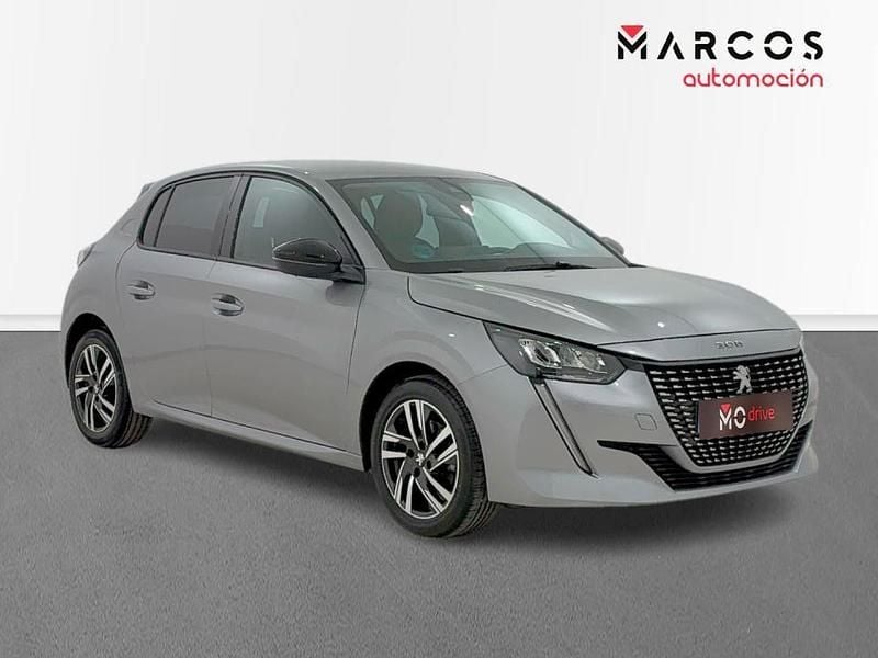 Usado Peugeot 208 Allure 100 CV (73 kW) 2023 Gris / plata Utilitario