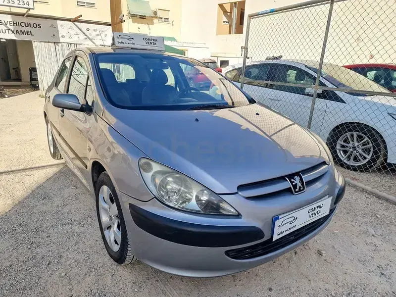 Usado Peugeot 307 110 CV (80 kW) 2004 Gris / plata Berlina