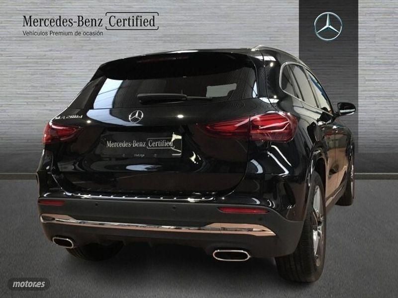 Usado Mercedes GLA200 150 CV (110 kW) 2025 Negro cosmos SUV