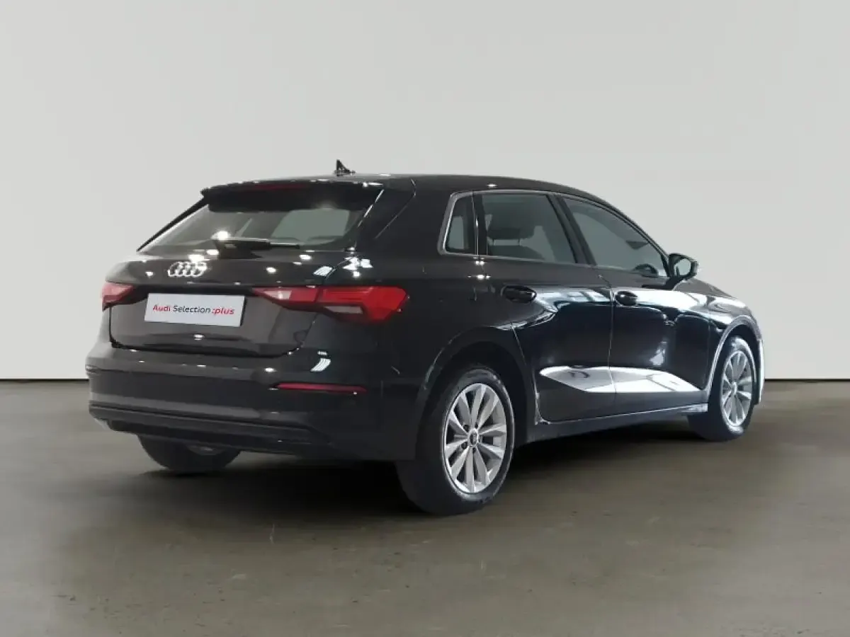 Usado Audi A3 110 CV (80 kW) 2023 Negro Berlina