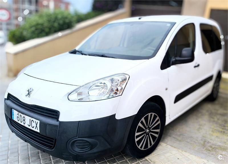 Usado Peugeot Partner Tepee Access 75 CV (55 kW) 2015 Blanco Monovolumen