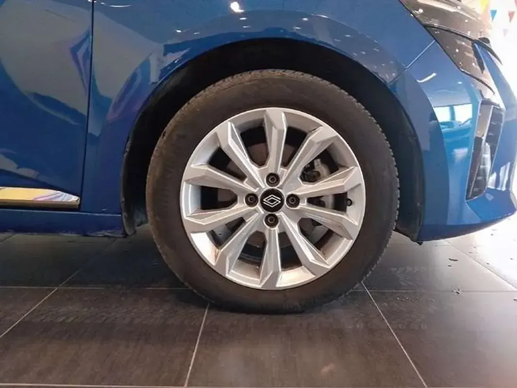 Usado Renault Clio Evolution 101 CV (74 kW) 2025 Azul Utilitario