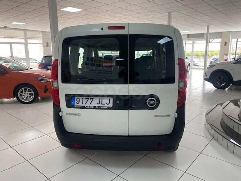 Usado Opel Combo Expression 90 CV (66 kW) 2016 Blanco Monovolumen