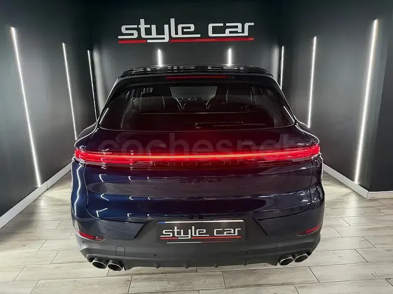 Usado Porsche Cayenne S E-Hybrid Black Edition 519 CV (381 kW) 2025 Azul SUV