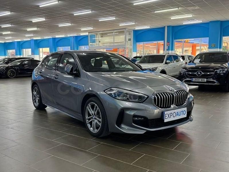 Usado BMW 118 Comfort Edition 136 CV (100 kW) 2023 Gris / plata Utilitario