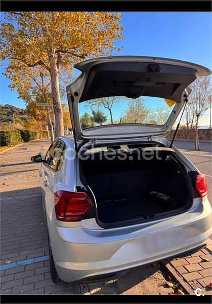Usado VW Polo Advance 95 CV (69 kW) 2018 Gris / plata Berlina