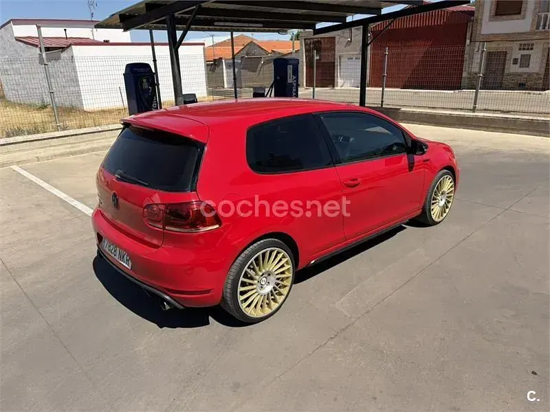 Usado VW Golf VI GTI 210 CV (154 kW) 2011 Rojo Berlina