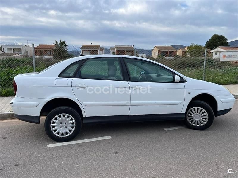 Usado Citroën C5 138 CV (101 kW) 2003 Blanco Berlina