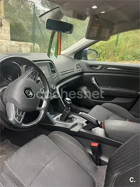 Usado Renault Mégane GrandTour Intens 100 CV (73 kW) 2016 Azul Familiar