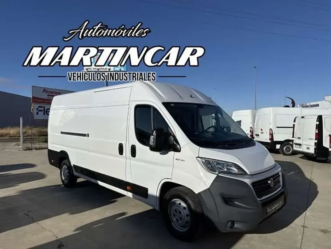 Usado Fiat Ducato 131 CV (96 kW) 2019 Gris Van
