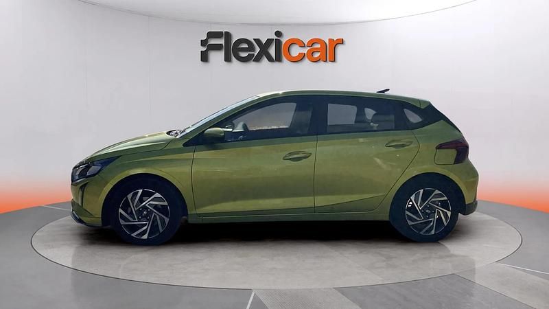 Usado Hyundai i20 101 CV (74 kW) 2024 Verde Utilitario