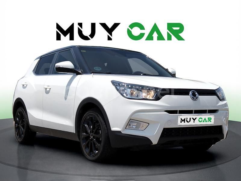Blanco Usado 2018 Ssangyong (KGM) Tivoli SUV | 11.490 € (Un poco caro) - Imagen 1/4