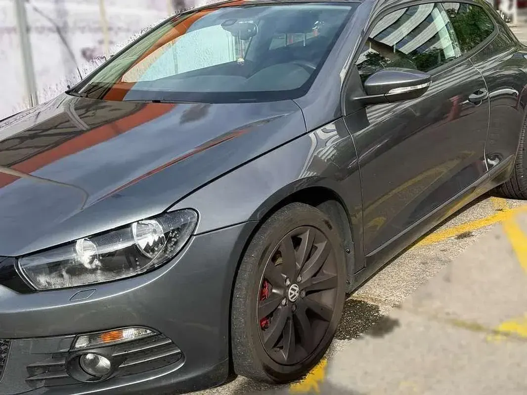 Usado VW Scirocco 160 CV (117 kW) 2011 Gris Coupe