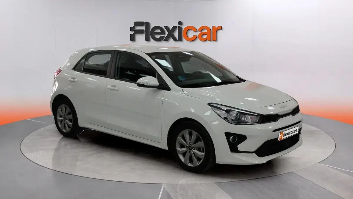 Usado Kia Rio 100 CV (73 kW) 2023 Berlina