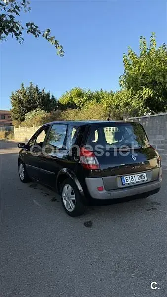 Usado Renault Scénic II Dynamique 110 CV (80 kW) 2005 Negro Monovolumen