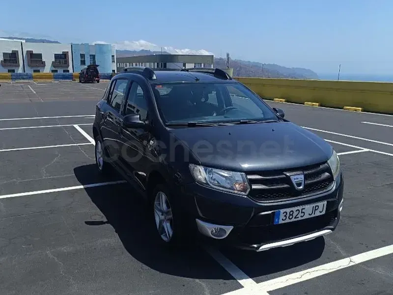 Usado Dacia Sandero Stepway 90 CV (66 kW) 2017 Gris / plata Berlina