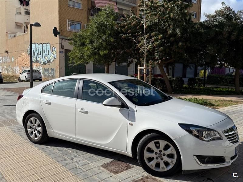 Usado Opel Insignia Selective 140 CV (102 kW) 2014 Blanco Berlina