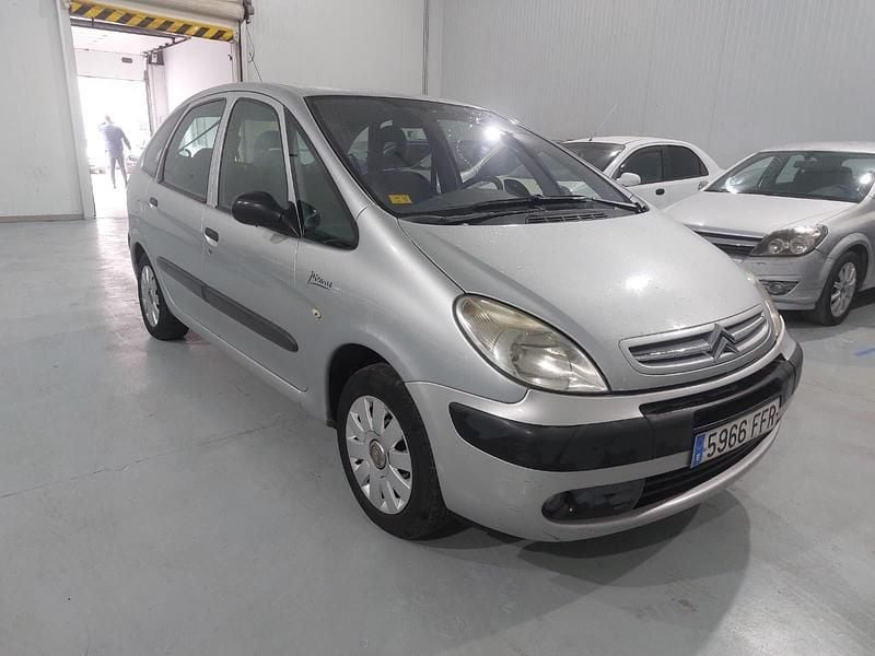 Usado Citroën Xsara Picasso 92 CV (67 kW) 2006 Gris Monovolumen