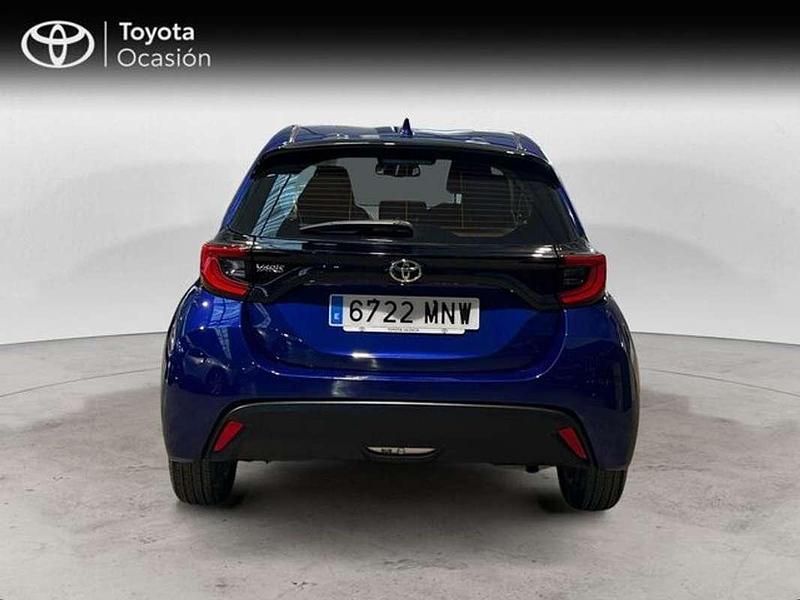 Usado Toyota Yaris Edition 125 CV (91 kW) 2024 Azul Berlina