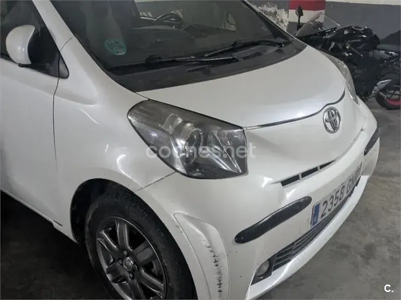 Usado Toyota iQ 68 CV (50 kW) 2009 Blanco Utilitario