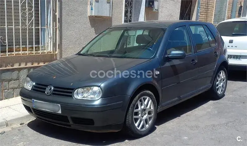 Usado VW Golf IV Advance 110 CV (80 kW) 2003 Gris / plata Berlina