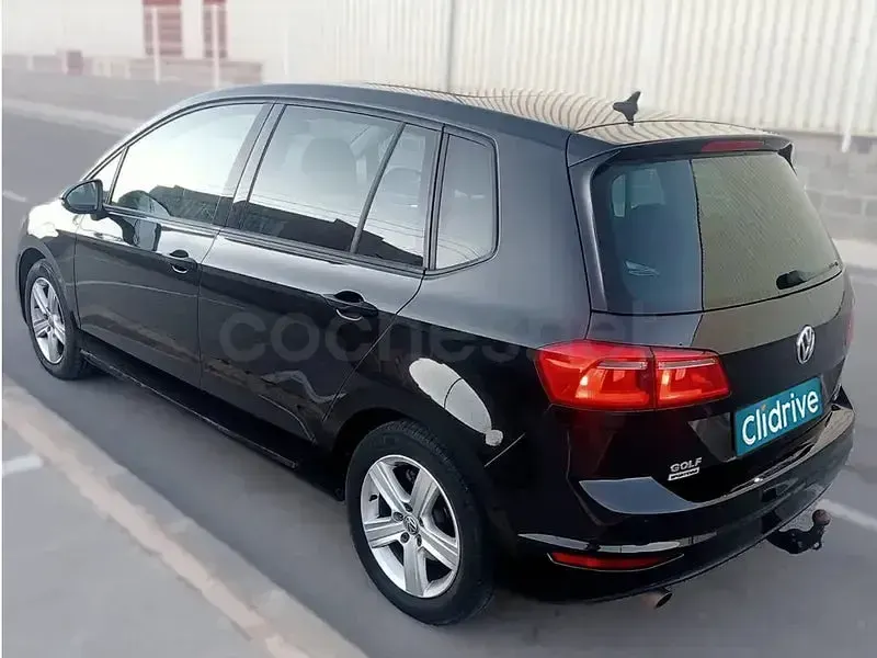 Usado VW Golf Sportsvan Advance 115 CV (84 kW) 2017 Negro Monovolumen