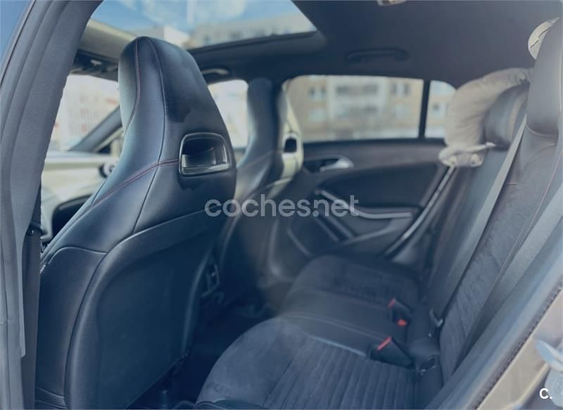 Usado Mercedes CLA220 190 CV (139 kW) 2018 Gris / plata Berlina