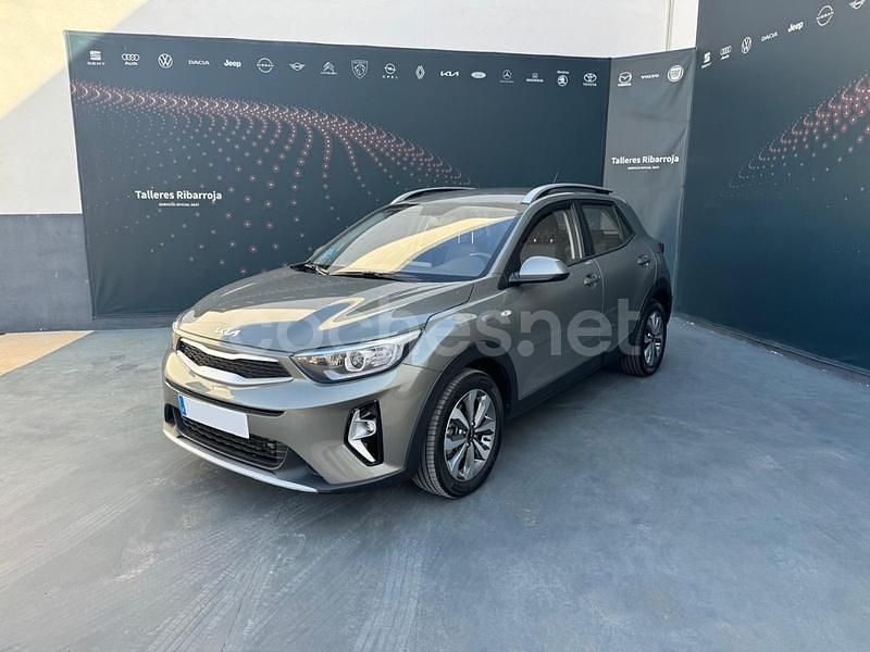 Gris / plata Usado 2022 Kia Stonic SUV | 17.590 € (Precio justo) - Imagen 1/4
