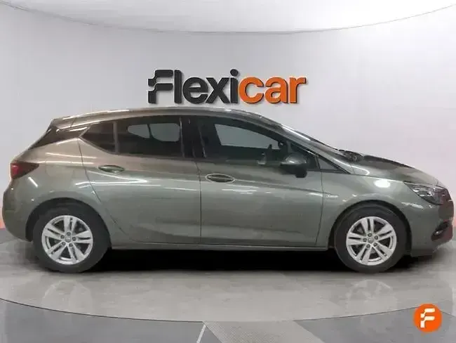 Usado Opel Astra 110 CV (80 kW) 2020 Gris Berlina
