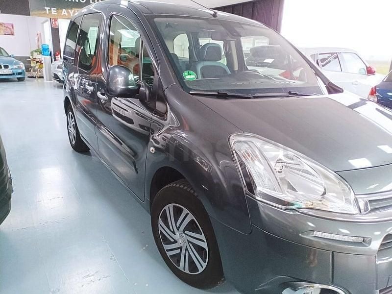 Usado Citroën Berlingo Feel 120 CV (88 kW) 2015 Gris / plata Monovolumen