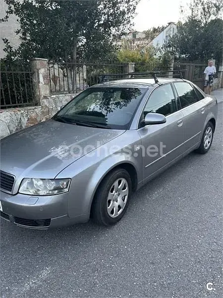 Usado Audi A4 163 CV (119 kW) 2001 Gris / plata Berlina