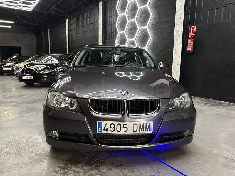 Usado BMW 320 150 CV (110 kW) 2006 Gris / plata Berlina