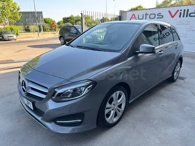 Usado Mercedes B180 Urban 109 CV (80 kW) 2016 Gris / plata Utilitario