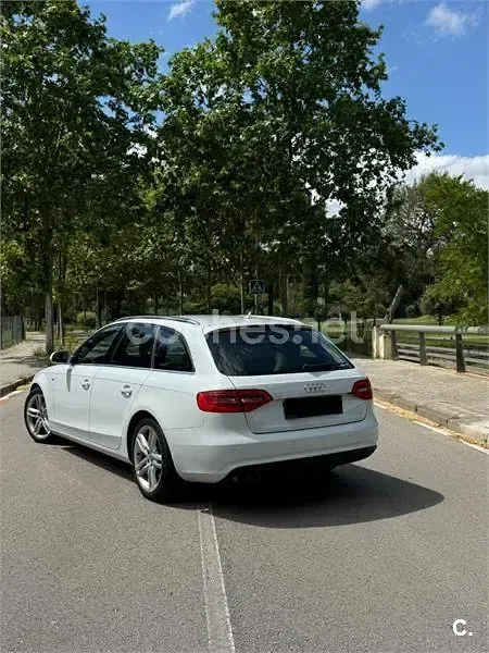 Usado Audi A4 S-Line 177 CV (130 kW) 2013 Blanco Familiar