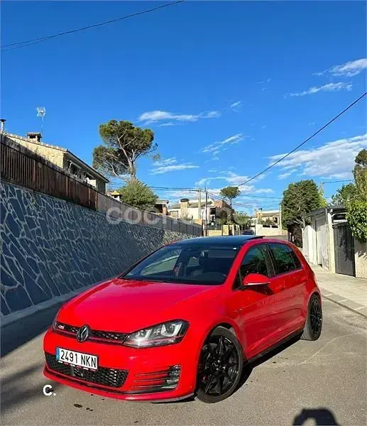 Usado VW Golf VII GTI 230 CV (169 kW) 2015 Rojo Berlina
