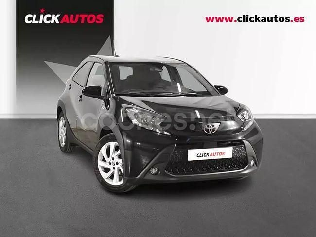 Usado Toyota Aygo X Play 72 CV (52 kW) 2025 Negro SUV