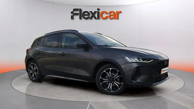 Usado Ford Focus Active 155 CV (114 kW) 2022 Gris Berlina