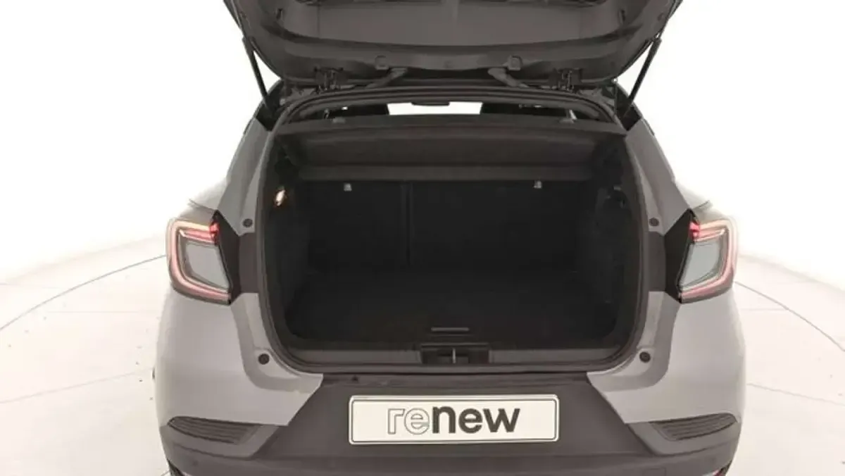 Usado Renault Captur Techno 101 CV (74 kW) 2025 Gris SUV