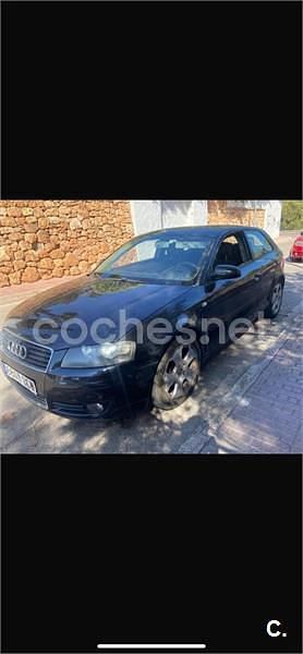 Negro Usado 2004 Audi A3 Attraction Berlina | 2700 € (Buen precio) - Imagen 1/4
