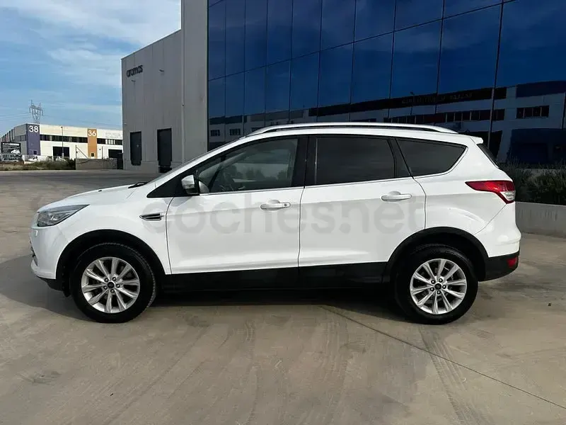 Usado Ford Kuga Titanium 120 CV (88 kW) 2016 Blanco SUV