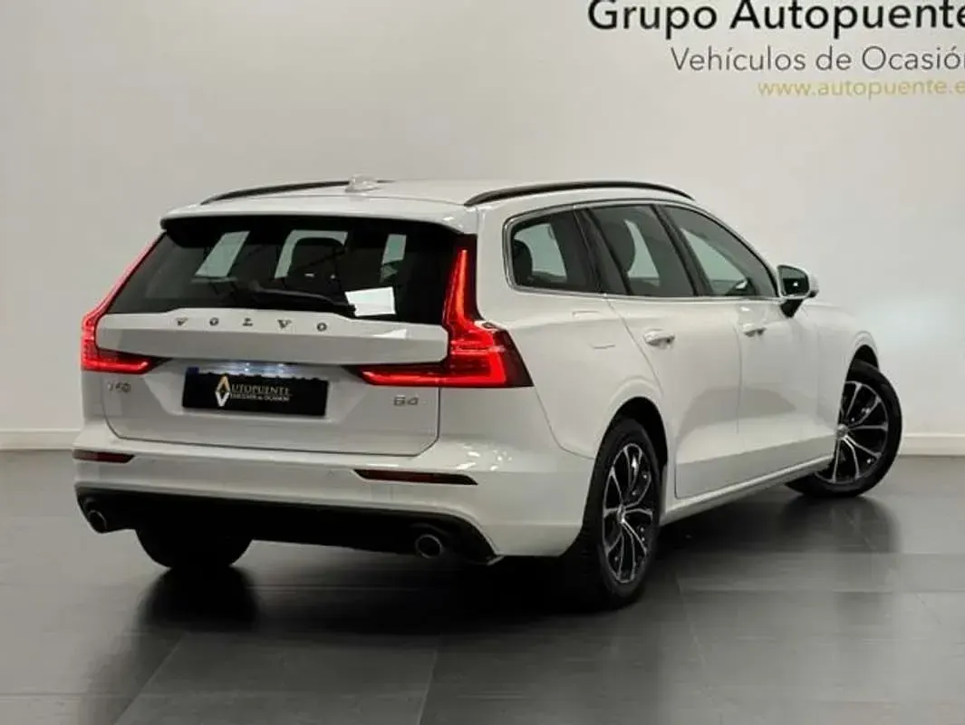 Usado Volvo V60 197 CV (144 kW) 2021 Blanco Familiar