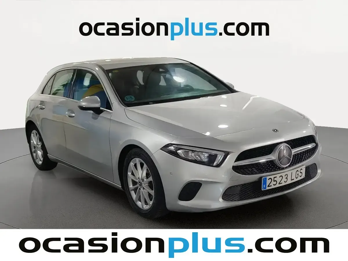 Usado Mercedes A180 116 CV (85 kW) 2020 Gris Berlina