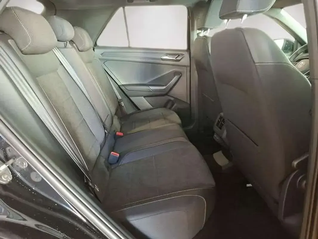 Usado VW T-Roc 116 CV (85 kW) 2025 Negro SUV