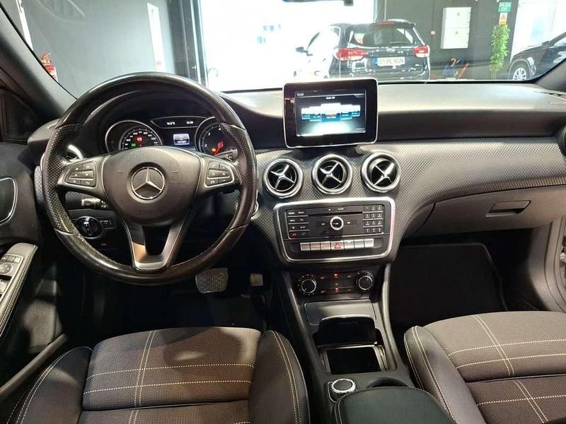 Usado Mercedes A200 Style 136 CV (100 kW) 2016 Gris Utilitario