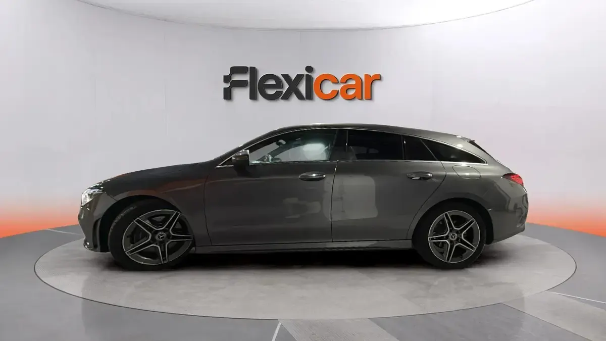 Usado Mercedes CLA200 Shooting Brake 150 CV (110 kW) 2020 Gris Familiar
