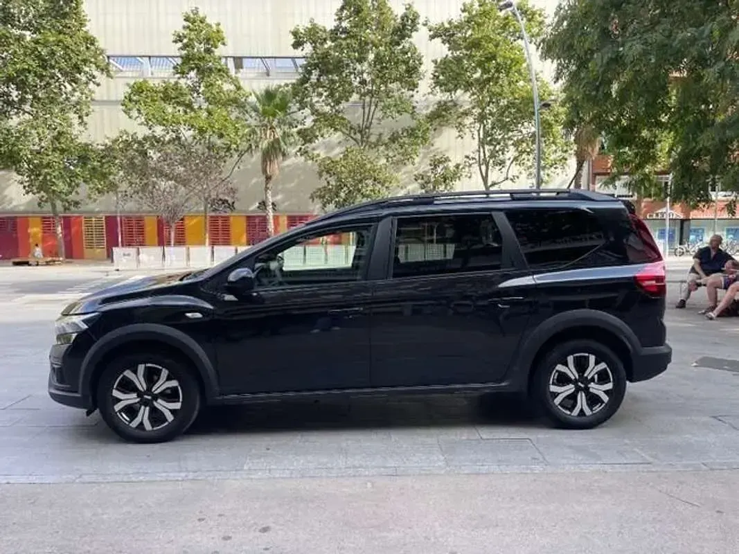 Usado Dacia Jogger Expression 101 CV (74 kW) 2023 Negro Monovolumen