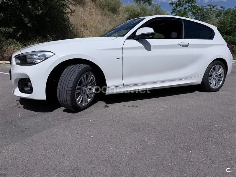 Usado BMW 118 Comfort Edition 136 CV (100 kW) 2017 Blanco Berlina