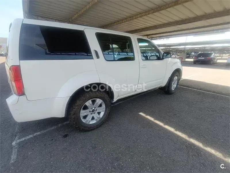 Usado Nissan Pathfinder XE 174 HP (127 kW) 2006 Branco SUV