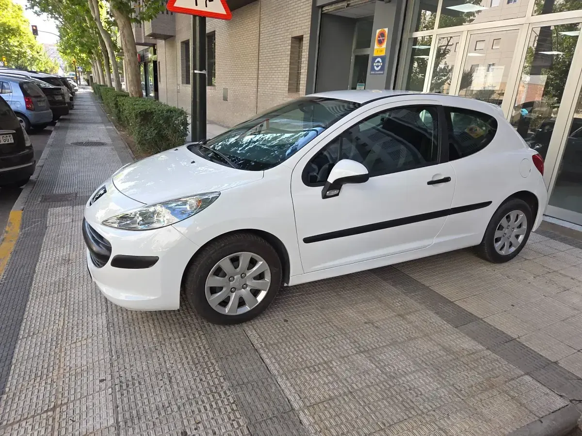 Usado Peugeot 207 Sport 95 CV (69 kW) 2007 Blanco Utilitario