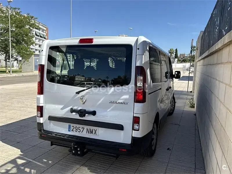 Usado Renault Trafic LIMITED 120 CV (88 kW) 2020 Blanco Monovolumen